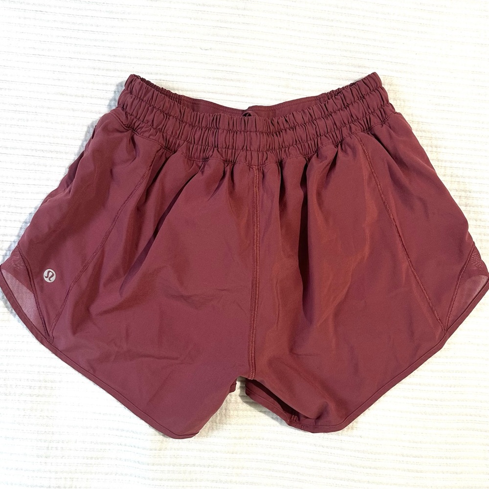 lululemon hottie hots size 4 tall 4 inch inseam -